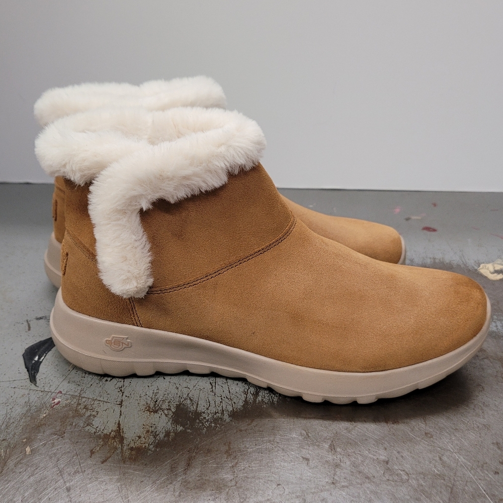 Skechers Women's On the GO Joy Bundle Up Cozy Ankle Boot Bootie sz 11